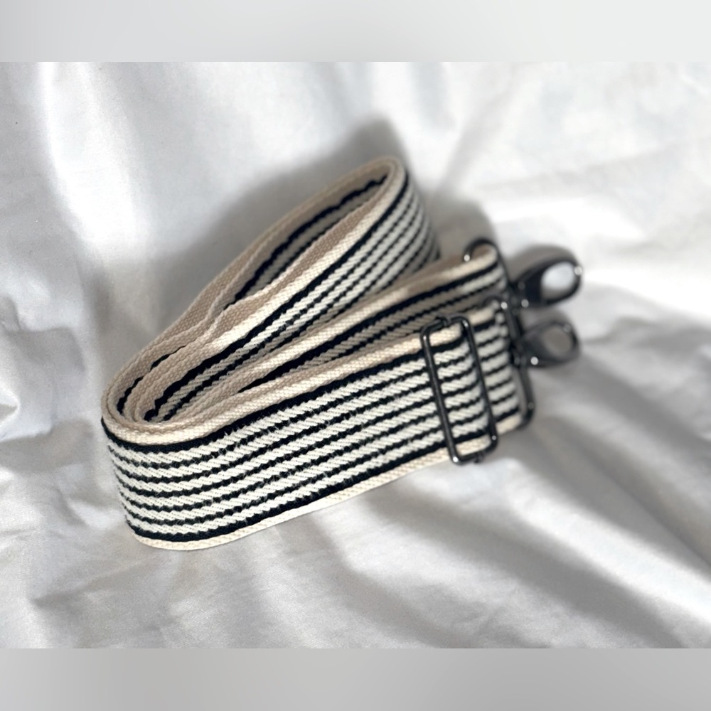 ADJUSTABLE GUNMETAL GUITAR STRAP